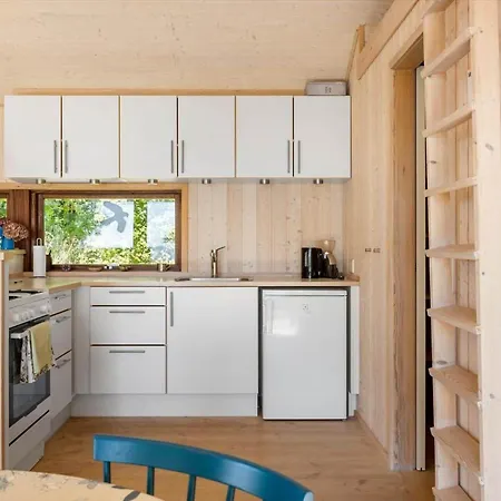4702-aakirkeby-sondre-landevej-86 بيت للعطل *