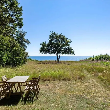 4702-aakirkeby-sondre-landevej-86 بيت للعطل